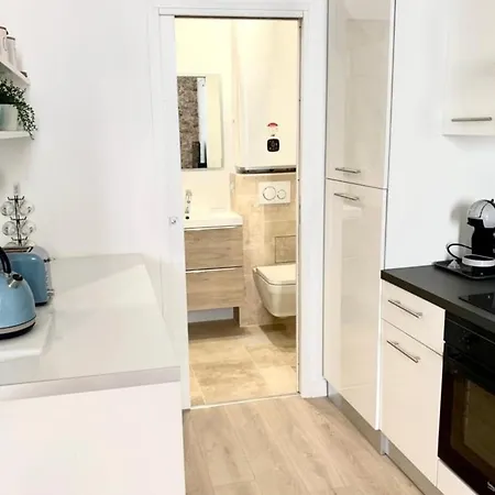 Chez Thibault Brandnew One Bedroom In Apartment